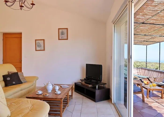 Vakantiehuis Weingut Punta Della Guardia Ruhig Und Beschaulich By Interhome